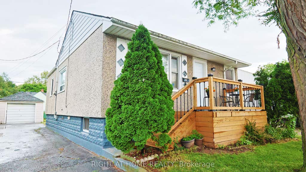 Photo of 82 Normanhurst Avenue, Hamilton, ON L8H 5M6 (MLS # X13595450)