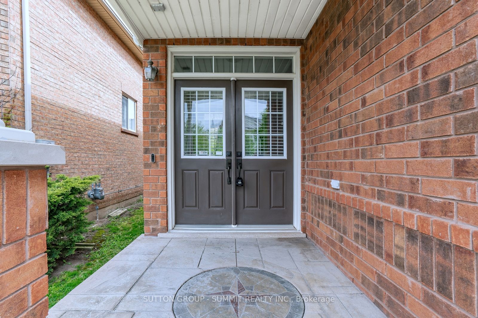 1283 Robson Crescent