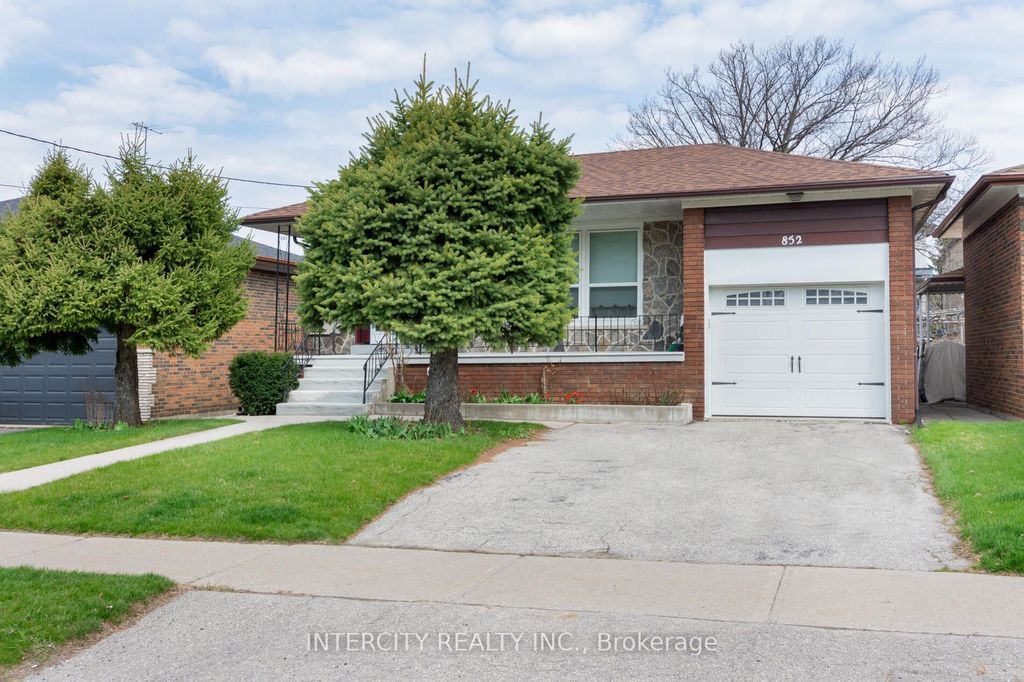 Photo of 852 Glencairn Avenue, Toronto, ON M6B 2A5 (MLS # W12383659)
