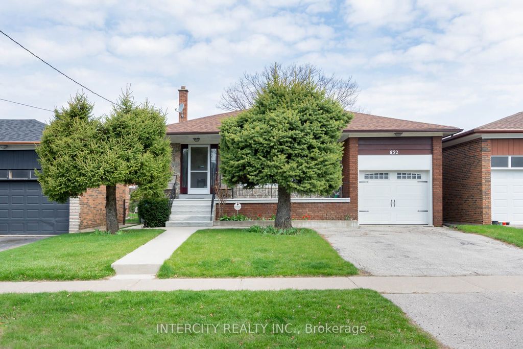 Photo of 852 Glencairn Avenue, Toronto, ON M6B 2A5 (MLS # W12383659)