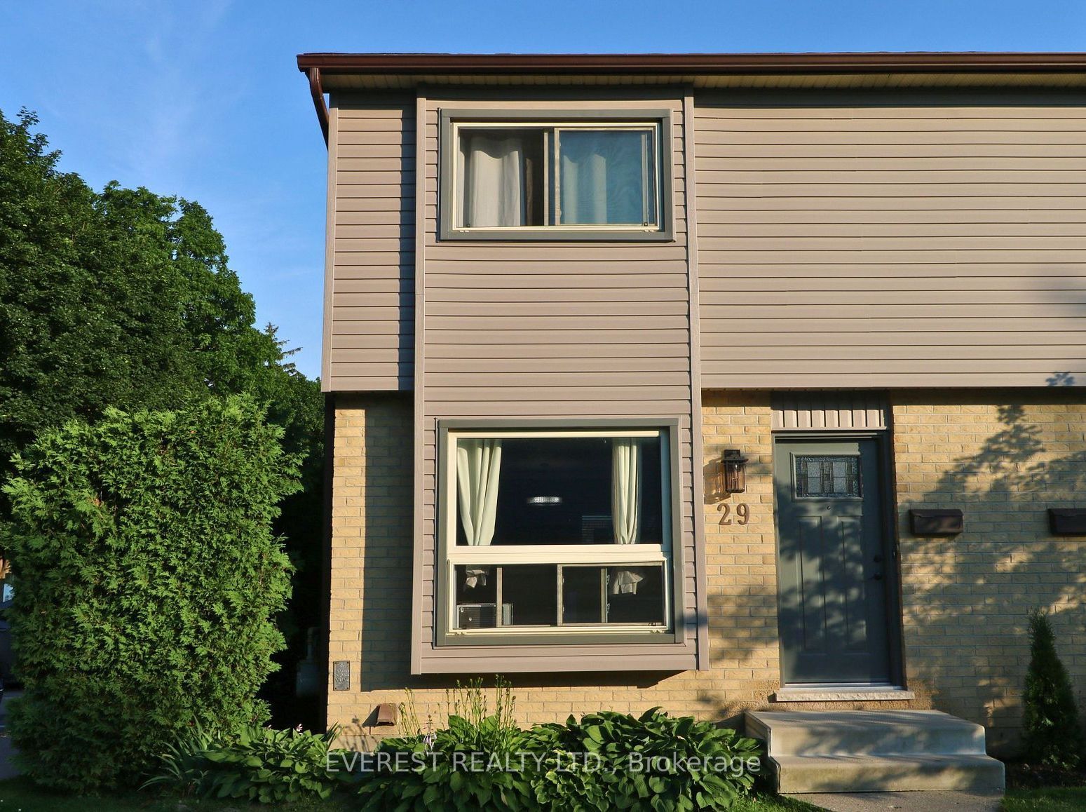 Photo 1 of 20 — 253 Taylor Street 29, London East, ON N5Y 2J6