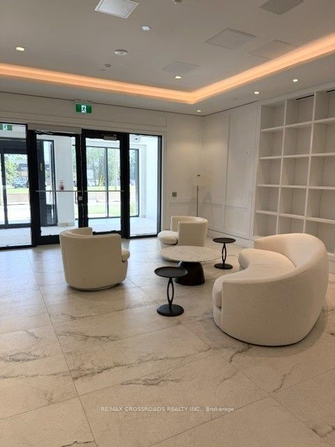 4010 Eglinton Avenue W 426