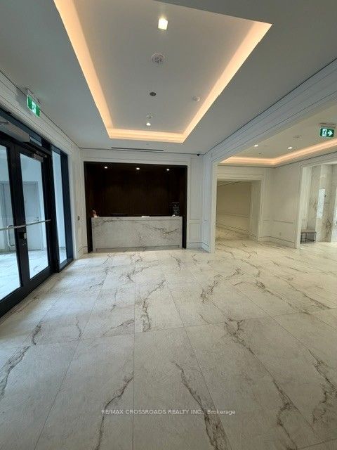 4010 Eglinton Avenue W 426