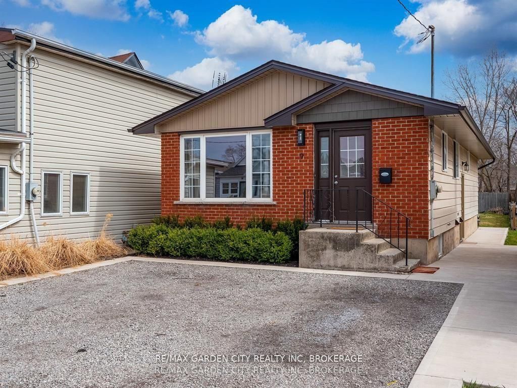 Photo of 9 CHURCHILL Street, St. Catharines, ON L2S 2P3 (MLS # X12769664)