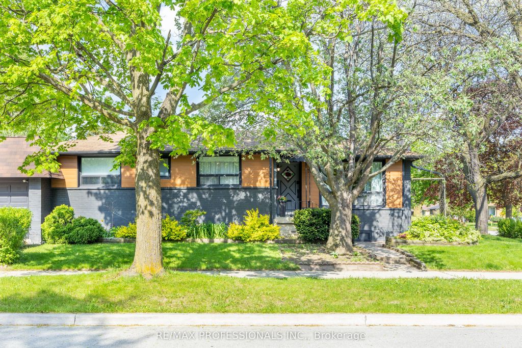 Photo of 33 Brampton Road, Toronto, ON M9R 3J3 (MLS # W13158714)