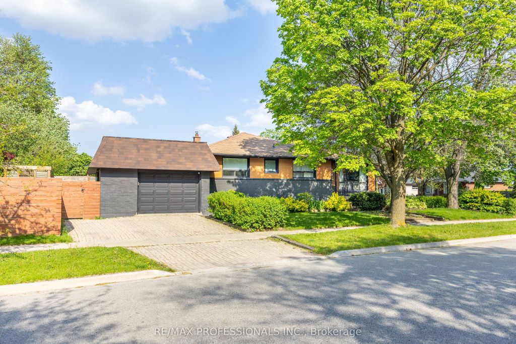 Photo of 33 Brampton Road, Toronto, ON M9R 3J3 (MLS # W13158714)