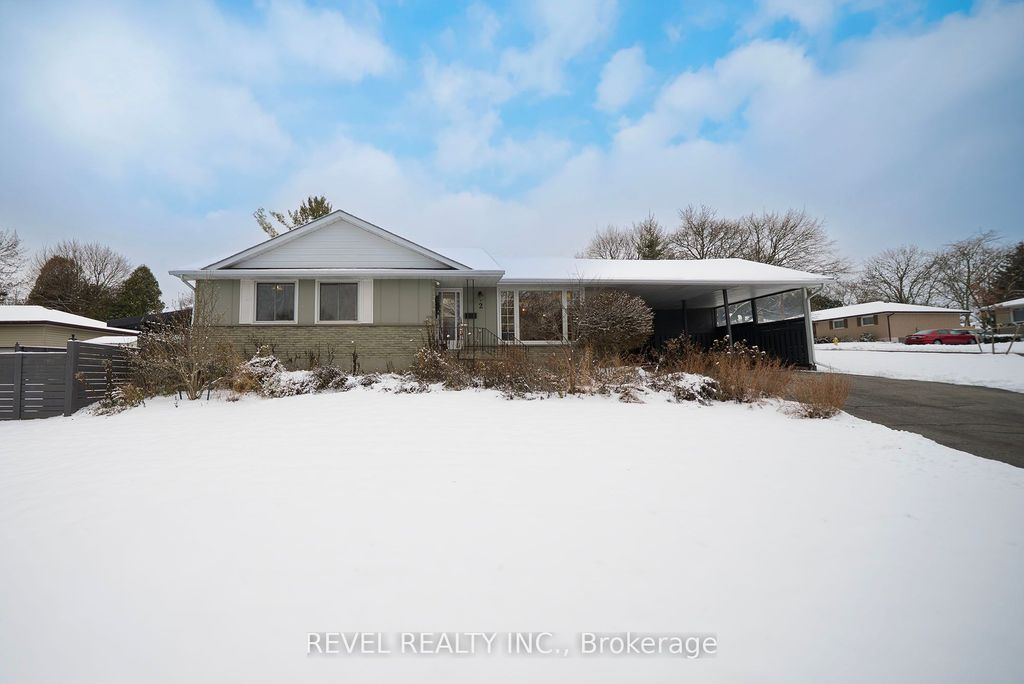 Photo of 2 Grenada Drive, Norfolk, ON N3Y 3E7 (MLS # X12699724)