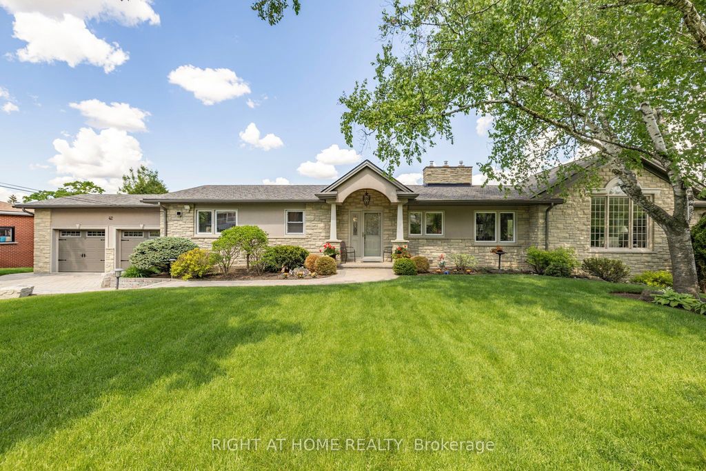 Photo of 42 Valleyview Road, Brampton, ON L6Z 4P9 (MLS # W12475700)