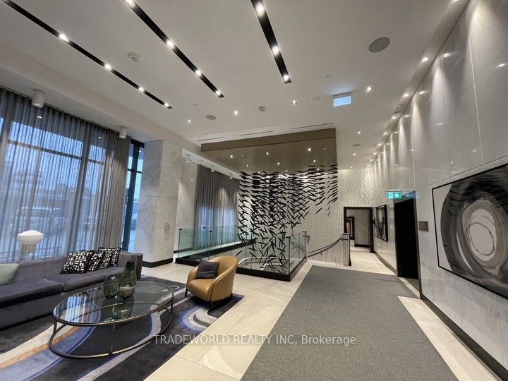 1 Edgewater Drive 723