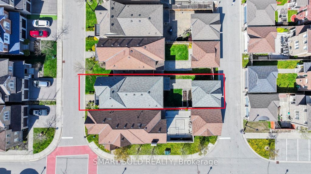 Photo of 22 Mayapple Lane N, Richmond Hill, ON L4E 1B8 (MLS # N13141508)