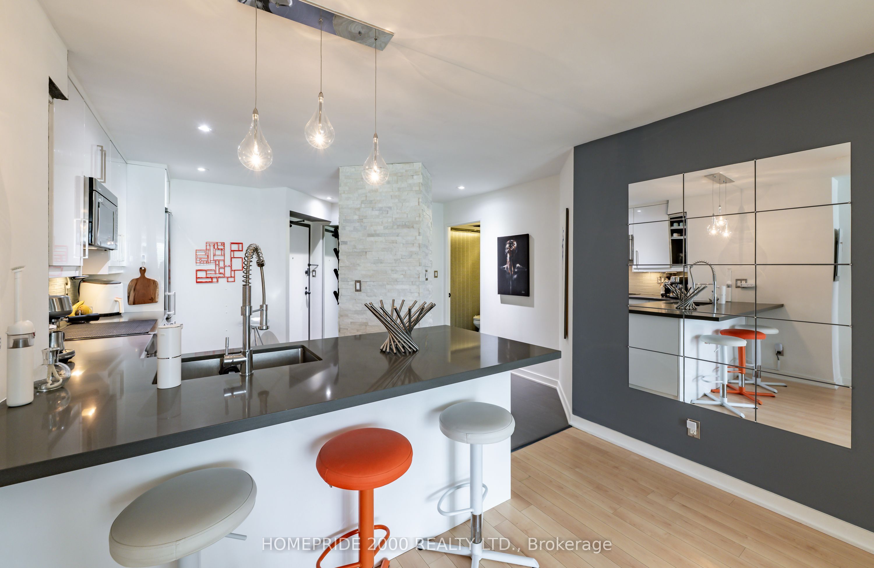 24 Wellesley Street W 315