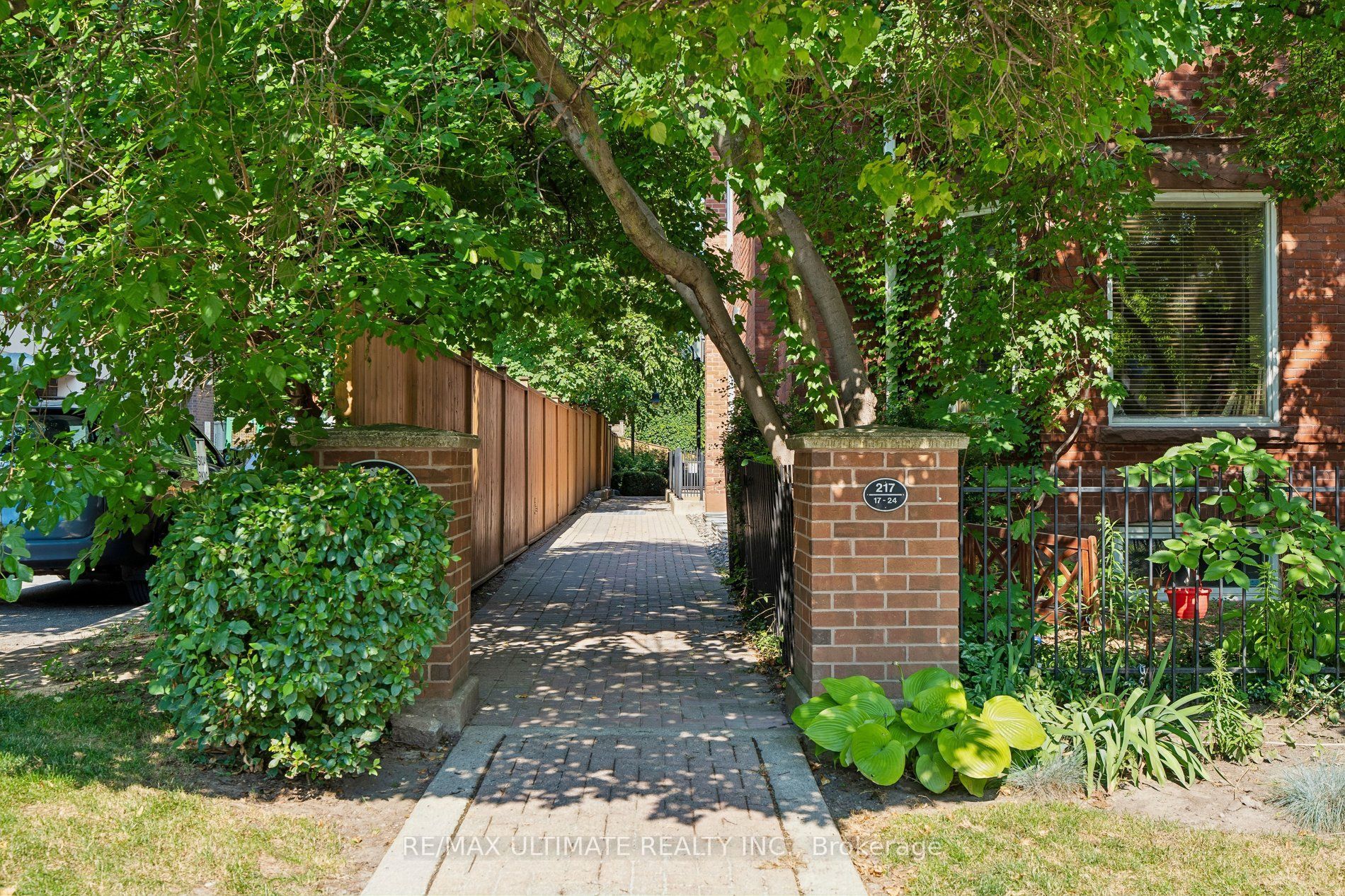 217 St. George Street 25