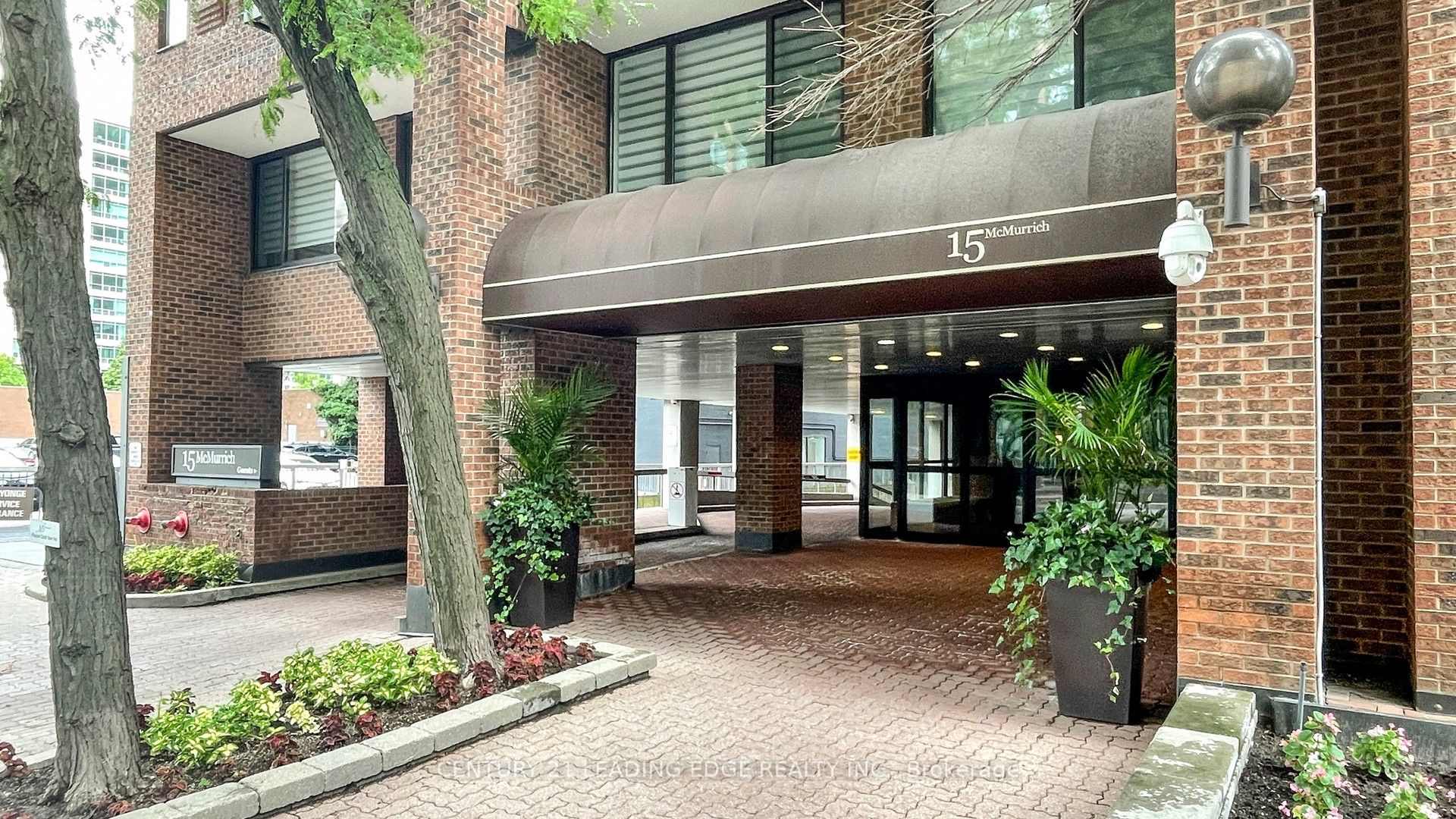 15 McMurrich Street 201
