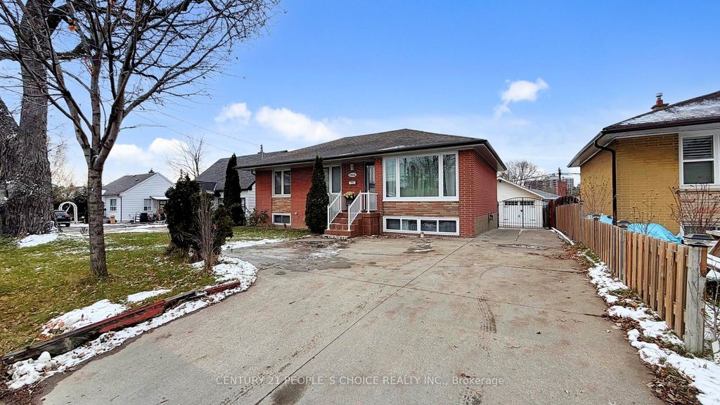 Photo of 2864 Weston Road, Toronto, ON M9M 2S3 (MLS # W13062386)