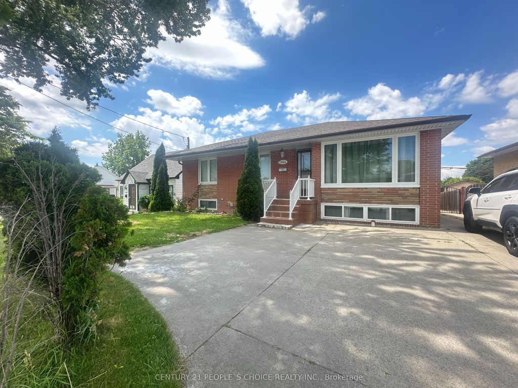 Photo of 2864 Weston Road, Toronto, ON M9M 2S3 (MLS # W13062386)