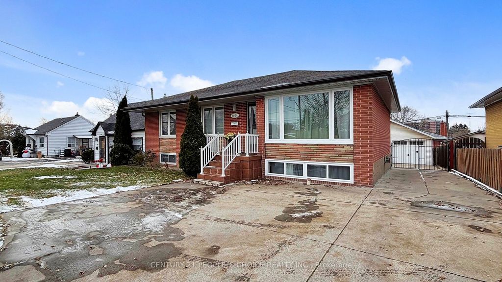 Photo of 2864 Weston Road, Toronto, ON M9M 2S3 (MLS # W13062386)