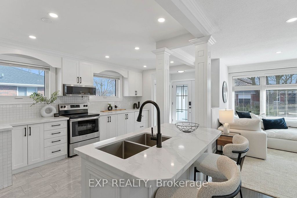 Photo of 39 Hobden Place, Toronto, ON M9R 3R6 (MLS # W12865840)