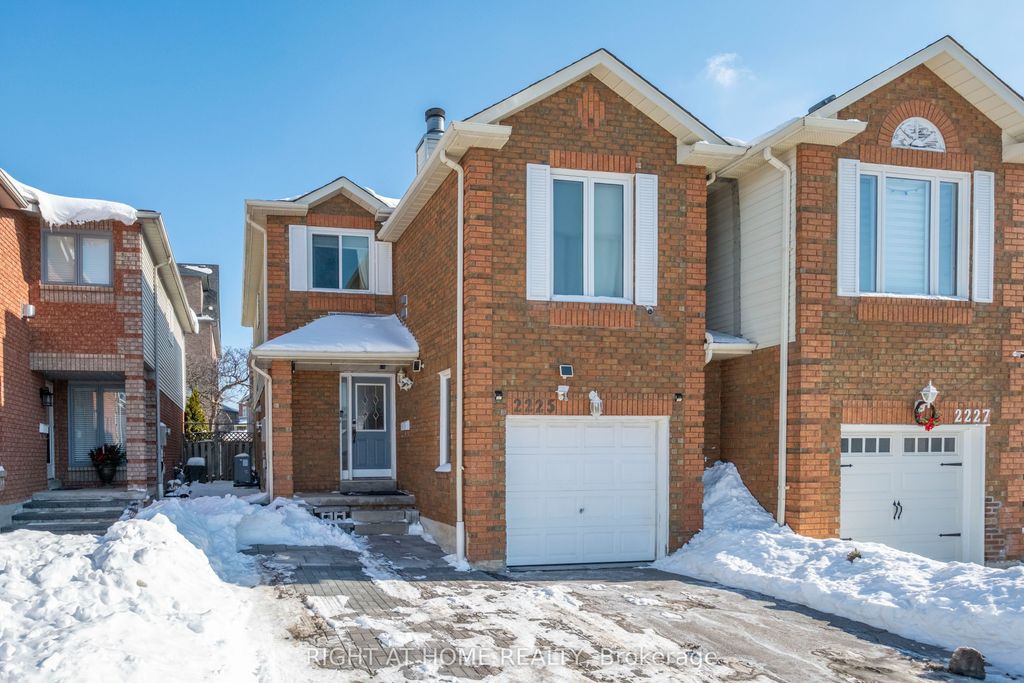 Photo of 2225 Wildwood Crescent N, Pickering, ON L1X 2R6 (MLS # E12760186)