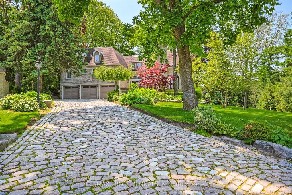 Photo of 6A Edenbrook Hill, Toronto, ON M9A 3Z6 (MLS # W12378454)