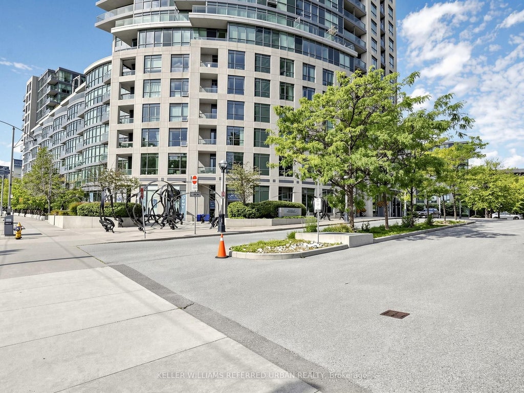 Photo of 219 Fort York Boulevard #1009, Toronto, ON M5V 1B1 (MLS # C14105262)