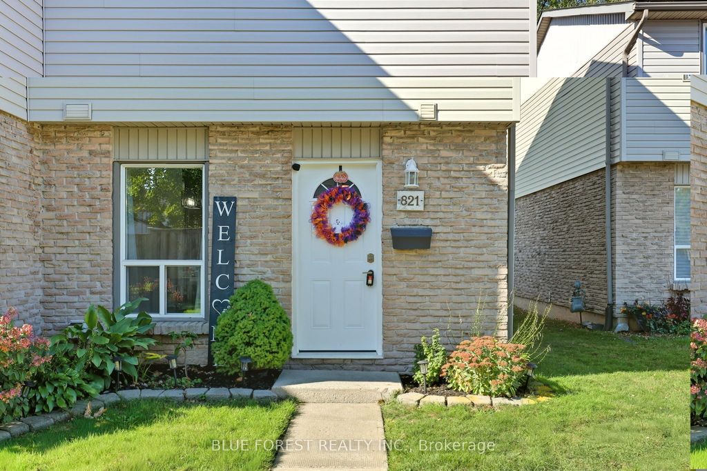 Photo of 821 Southdale Road E #16, London South, ON N6E 1V7 (MLS # X12680566)