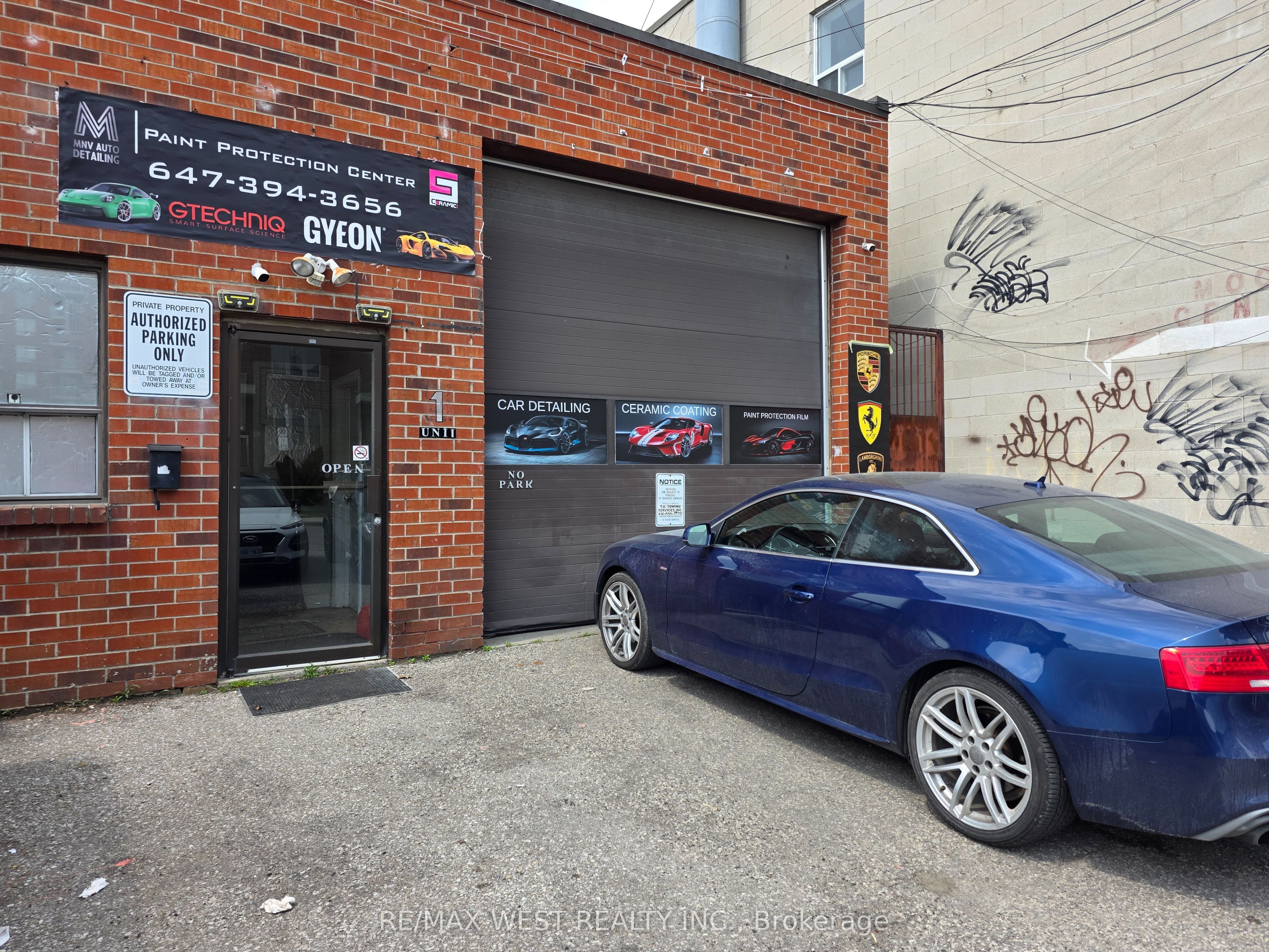 1405 Bloor Street W 1