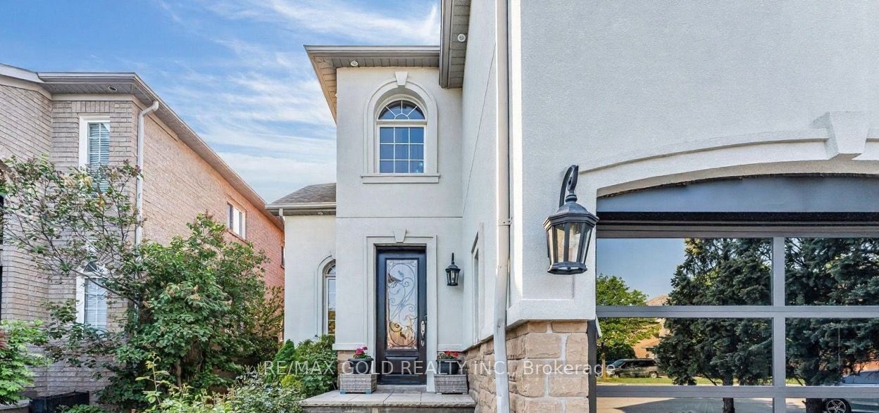 2293 Woodcrest Drive