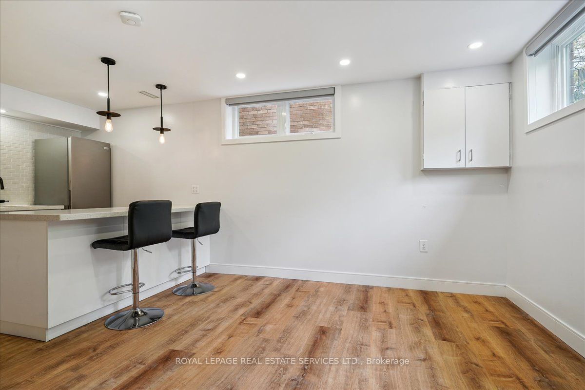 Toronto, ON M6E 1K4, Canada, ,1 BathroomBathrooms,Residential,Active,196044