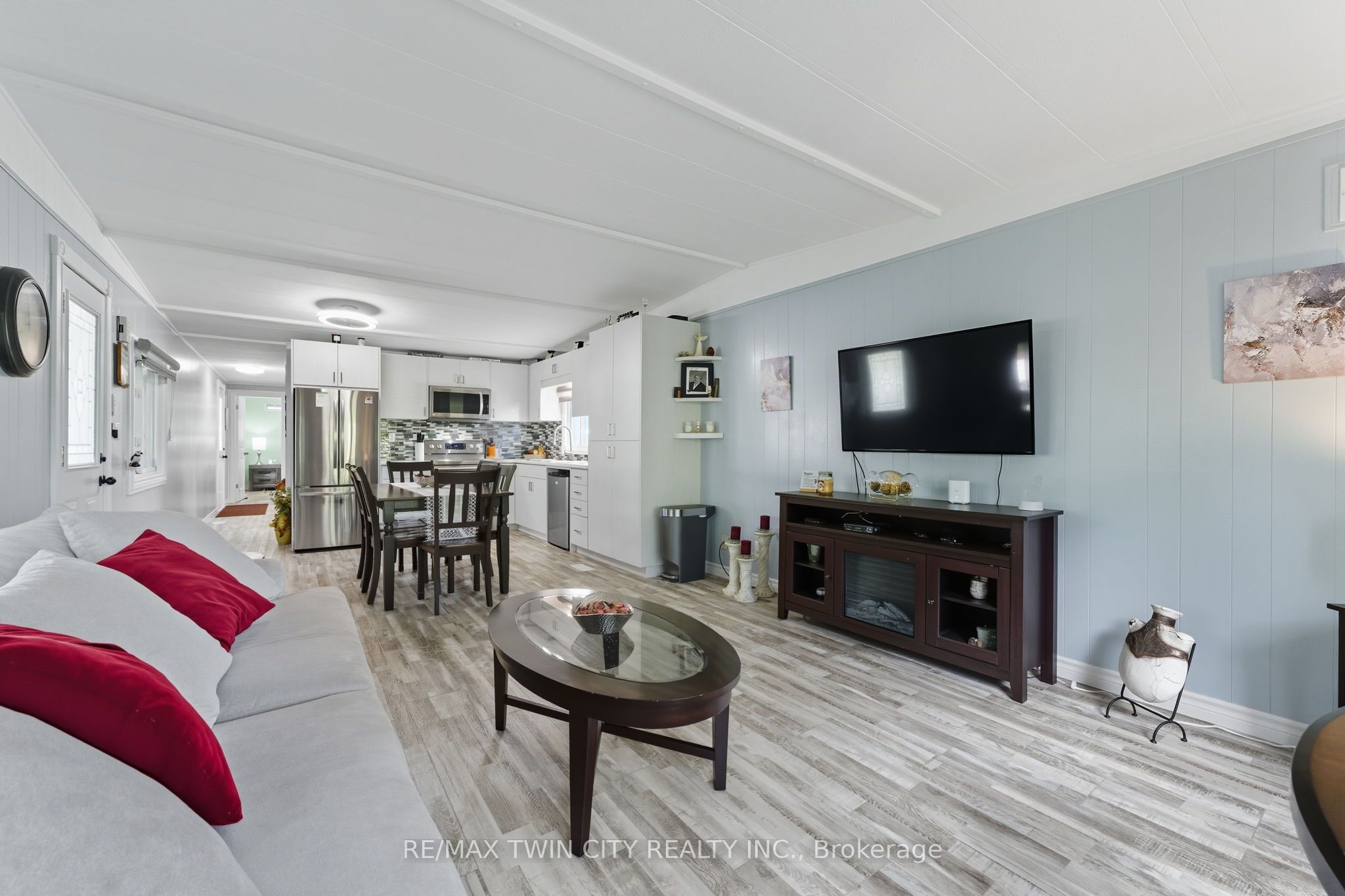 673 BRANT WATERLOO Road 518