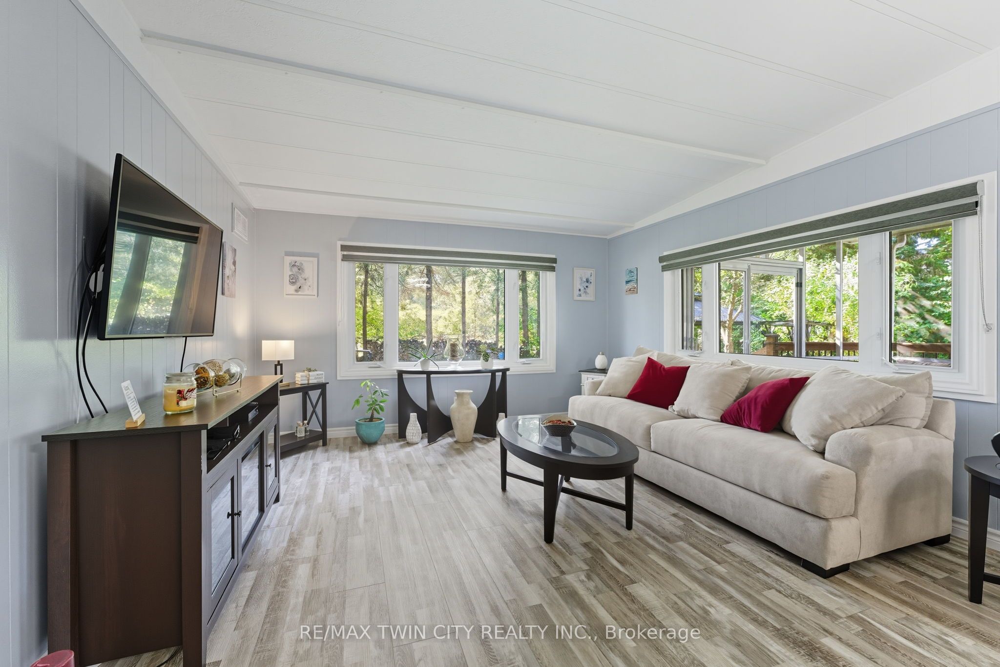 673 BRANT WATERLOO Road 518