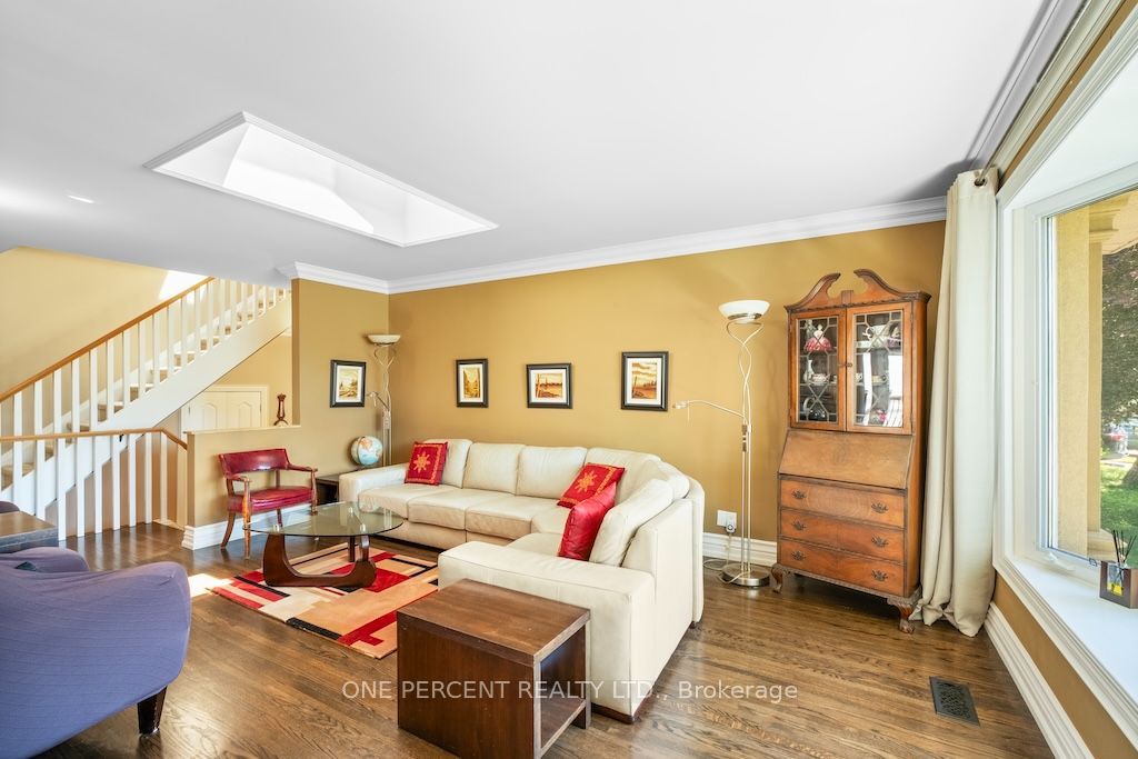 583 Stephens Crescent