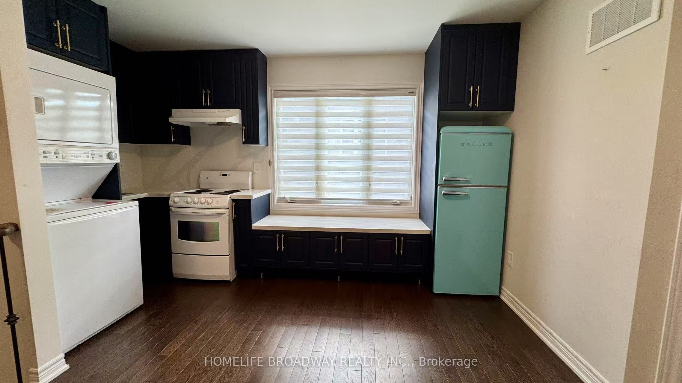 550 Whites Hill Avenue (Coach House)