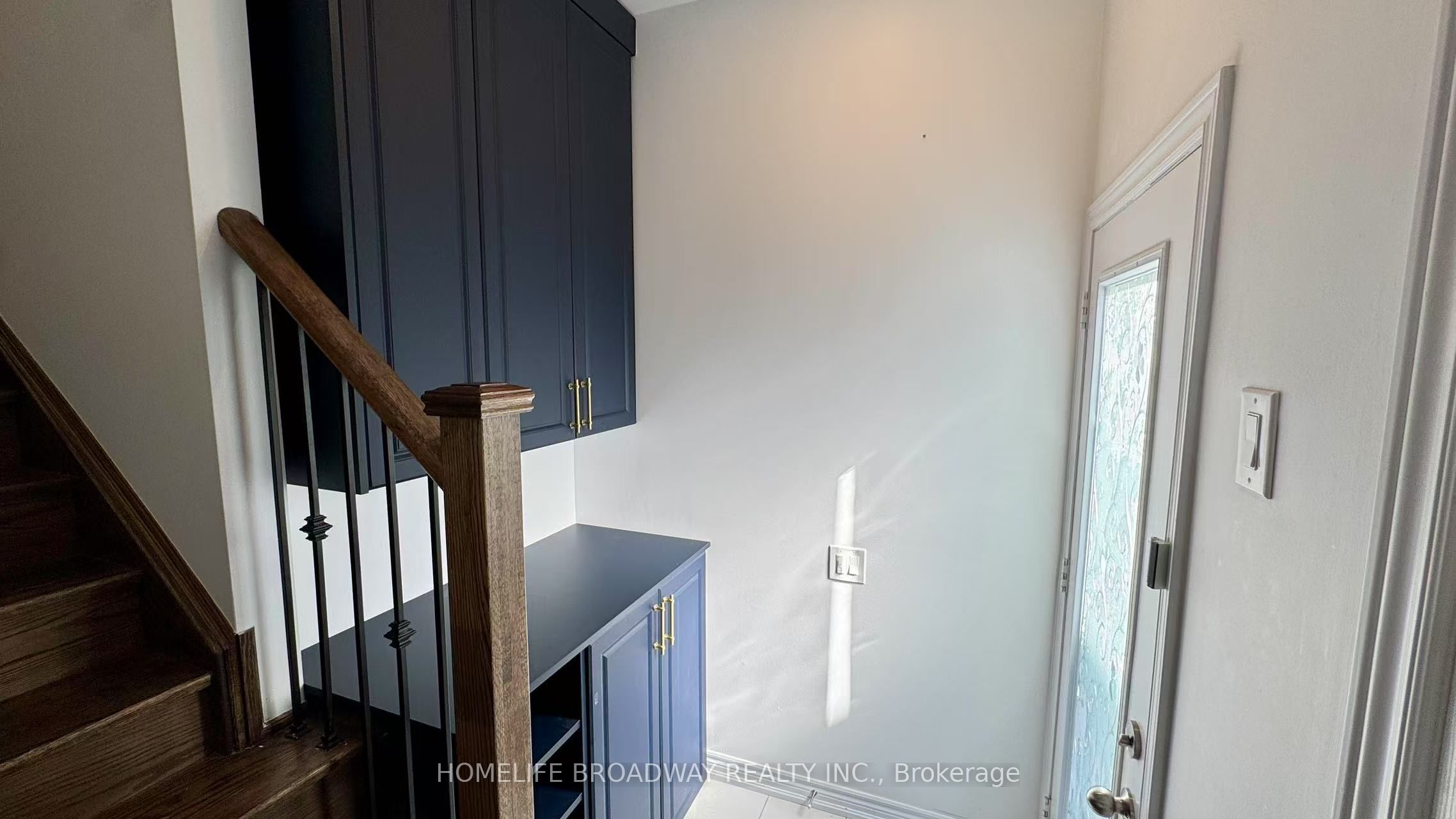 550 Whites Hill Avenue (Coach House)