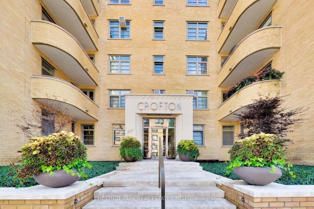 Photo of 717 Eglinton Avenue W #509, Toronto, ON M5N 1C9 (MLS # C13790888)