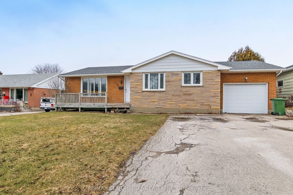Photo of 124 Fairview Avenue, St. Thomas, ON N5R 4X6 (MLS # X12901524)