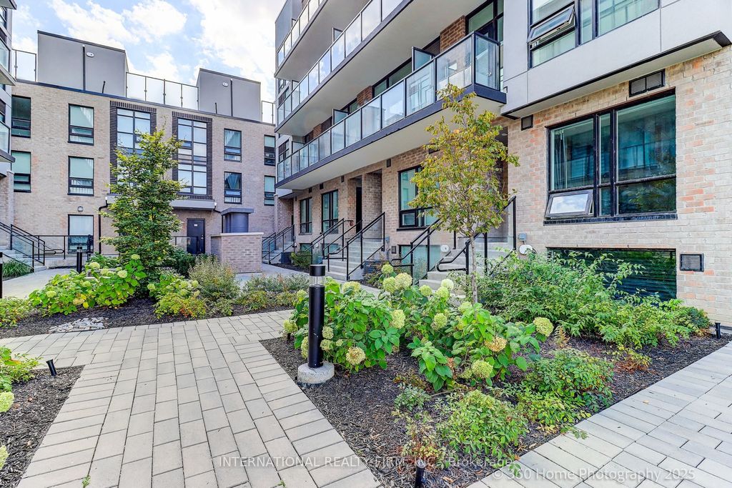 Photo of 851 Sheppard Avenue W #12, Toronto, ON M3H 0G2 (MLS # C12458123)