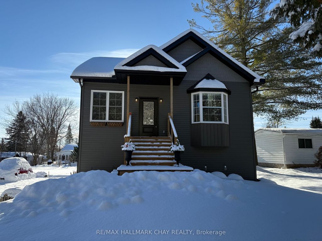 Photo of 1047 LARCH Street, Innisfil, ON L0L 1C0 (MLS # N12658590)
