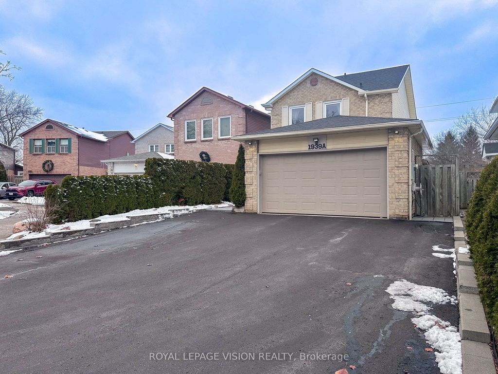 Photo of 1939 A Parkside Drive, Pickering, ON L1V 3N6 (MLS # E12600186)