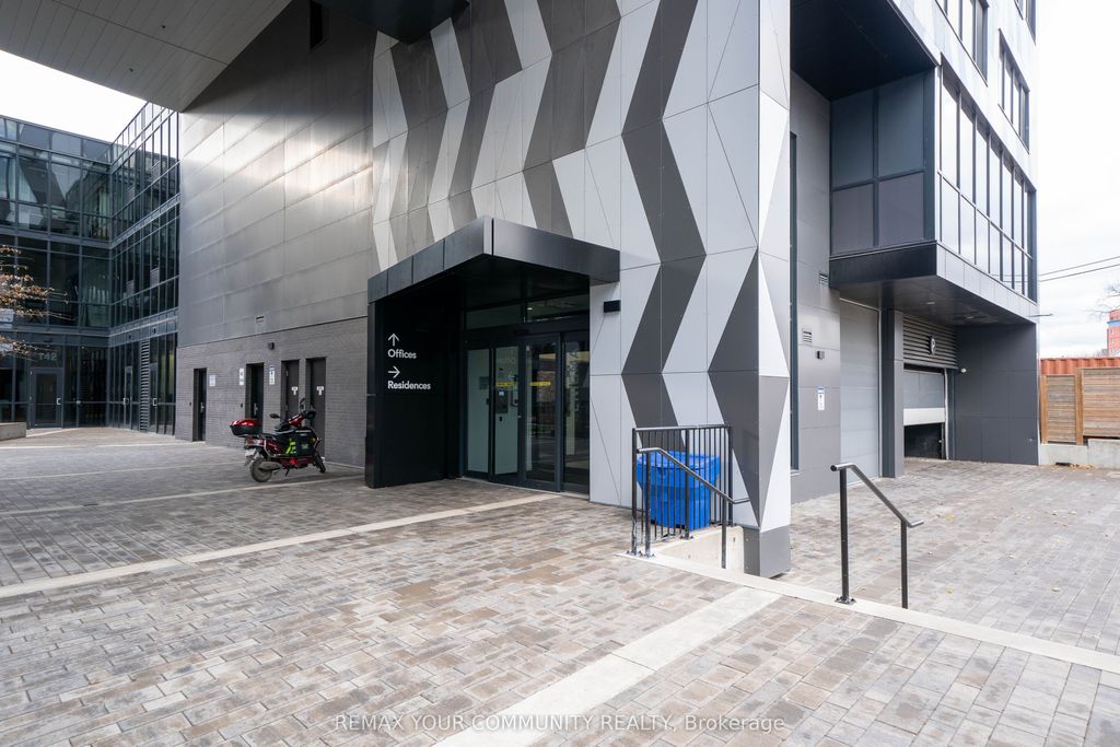 Photo of 138 St.Helens Avenue #602, Toronto, ON M6H 0B8 (MLS # C12861038)