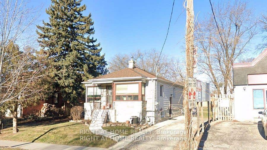 Photo of 12 Connaught Avenue, Toronto, ON M2M 1G6 (MLS # C13623670)