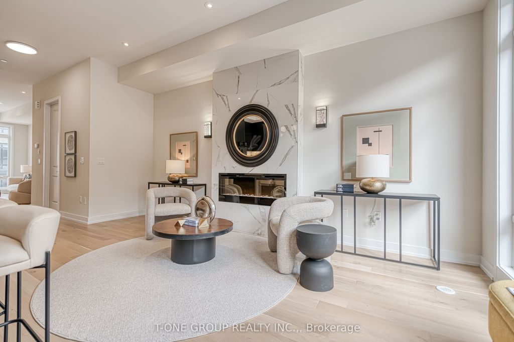 Photo of 21 Ingersoll Lane, Richmond Hill, ON L4E 1G9 (MLS # N12614712)