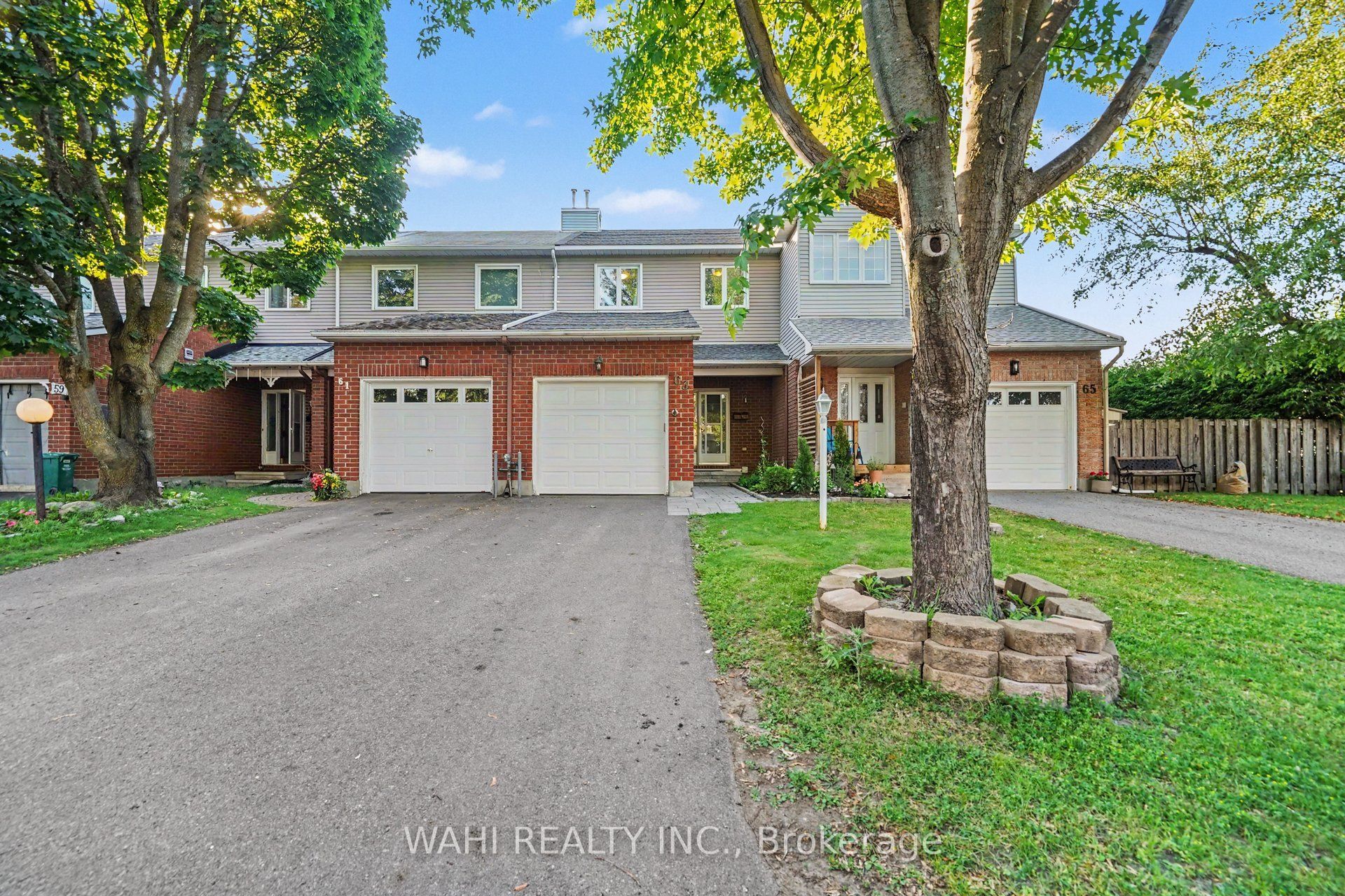 Photo 1 of 18 — 63 Armadale Crescent, Barrhaven, ON K2J 3Z3
