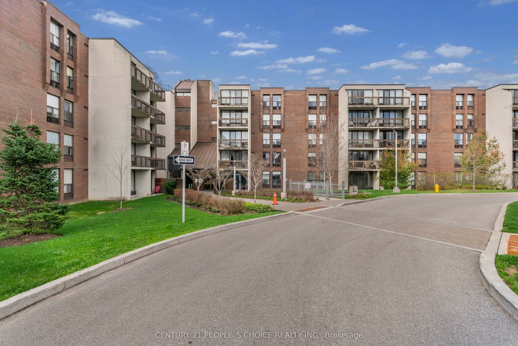 Photo of 20 Fashion Roseway N/A #105, Toronto, ON M2N 6B5 (MLS # C13045700)