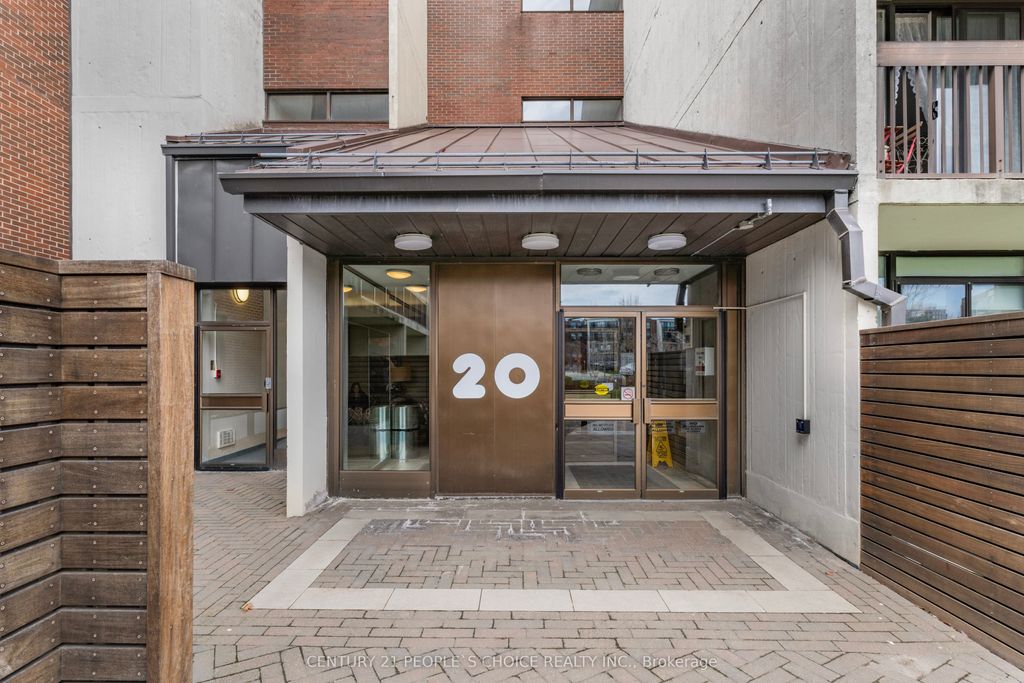Photo of 20 Fashion Roseway N/A #105, Toronto, ON M2N 6B5 (MLS # C13045700)
