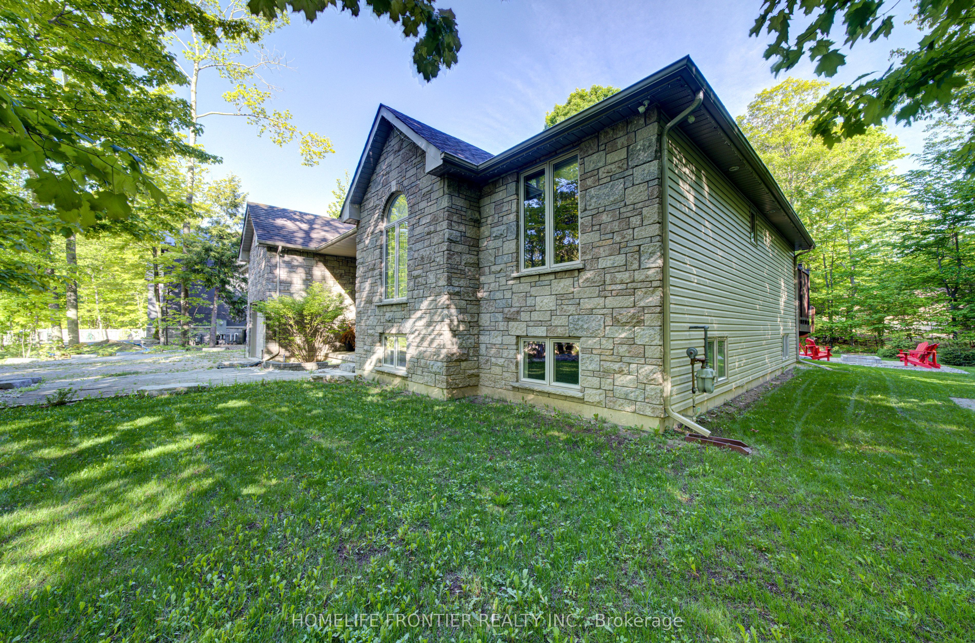 42 Forest Circle