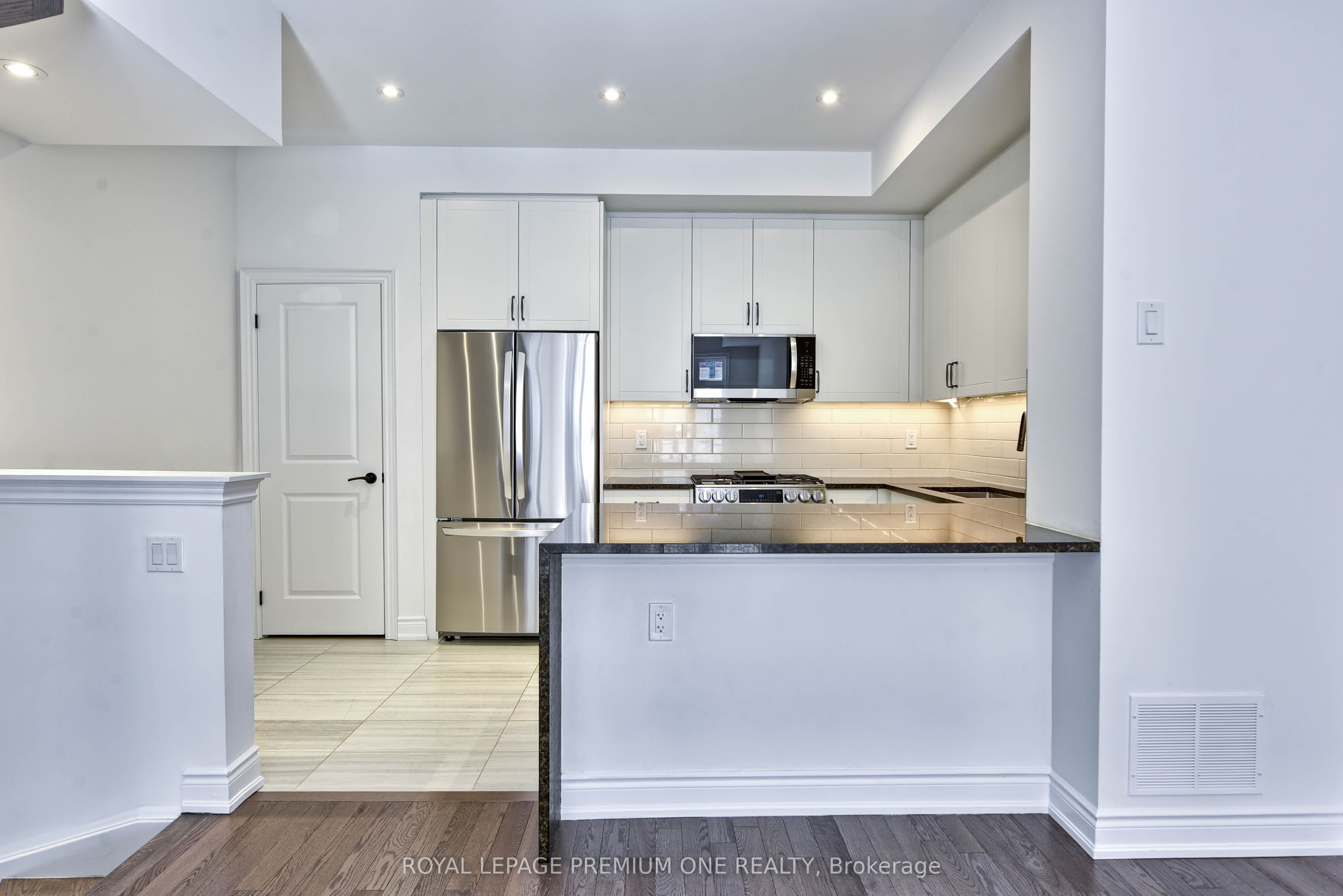 55 LUNAR Crescent 141