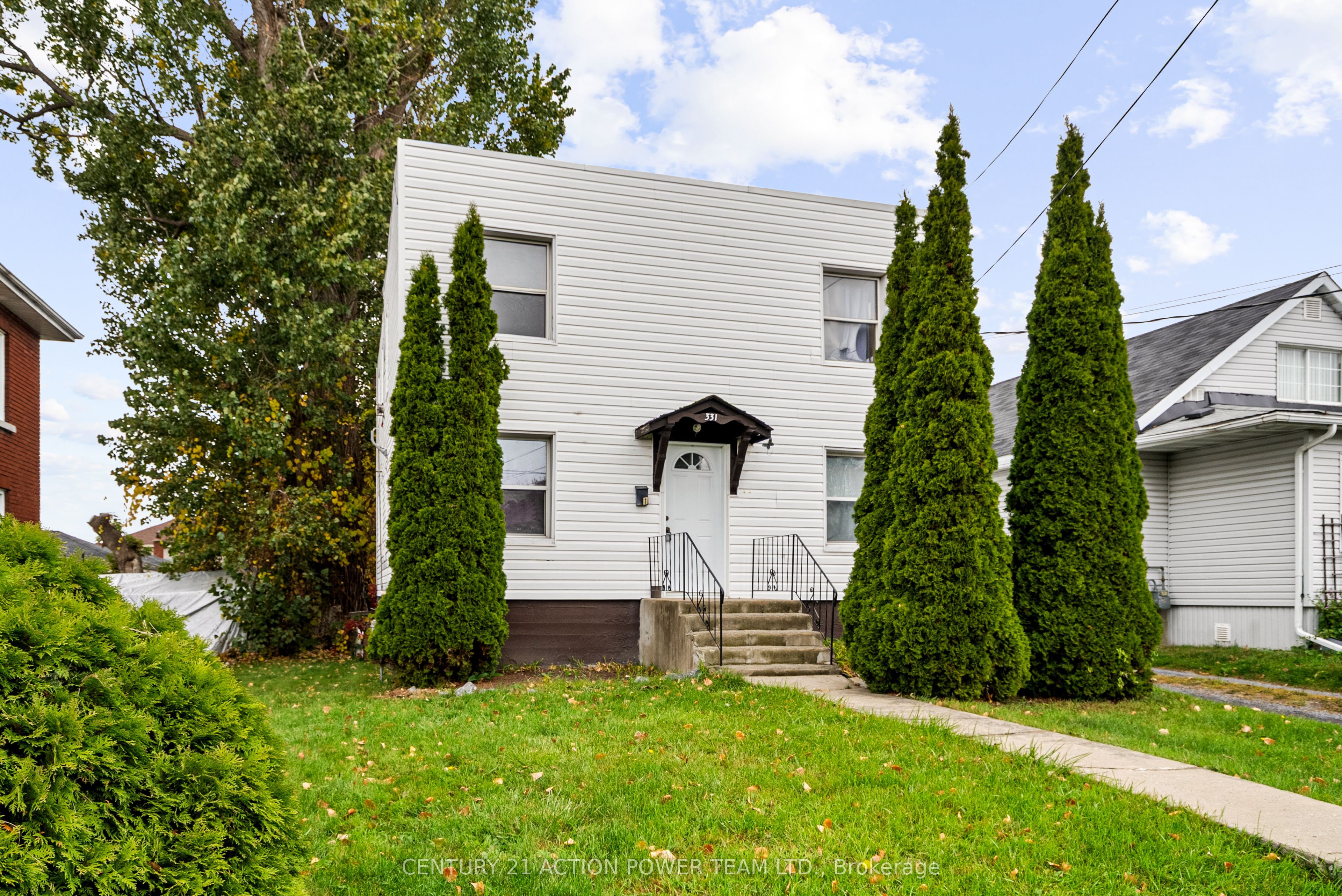 Photo 1 of 21 — 331 7th Street E, Cornwall, ON K6H 2R8