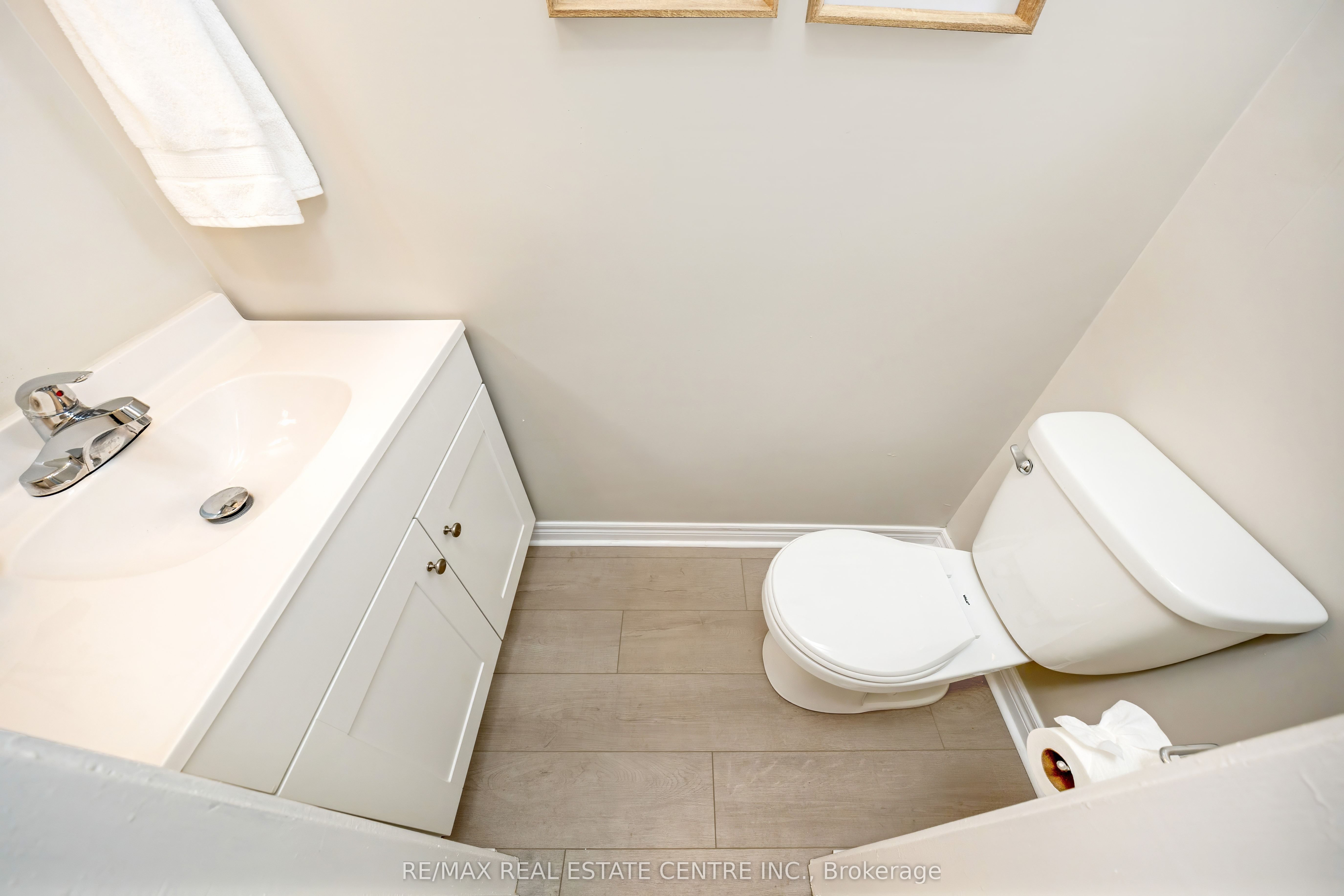 235 Bronte Street S 51