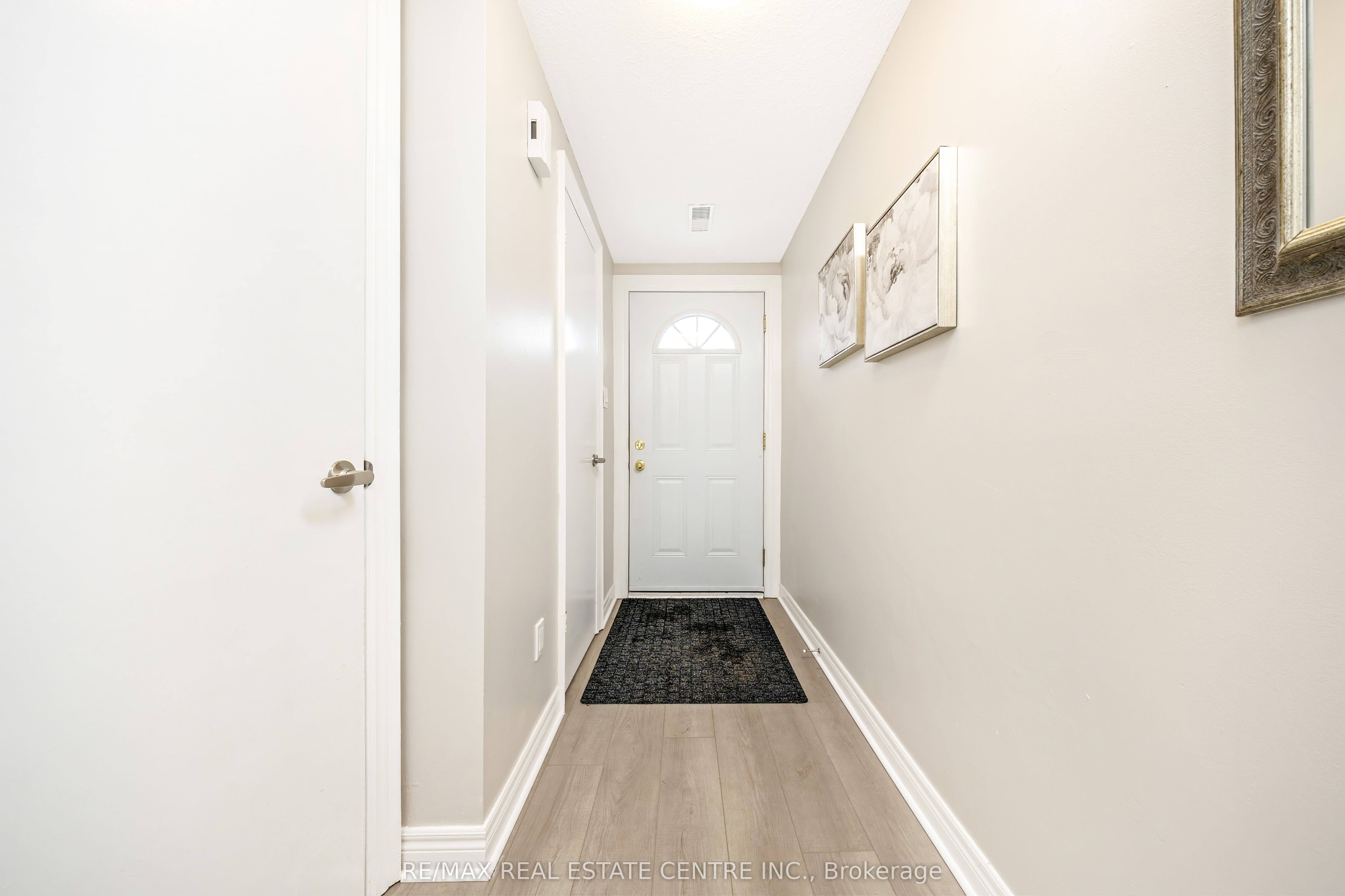 235 Bronte Street S 51