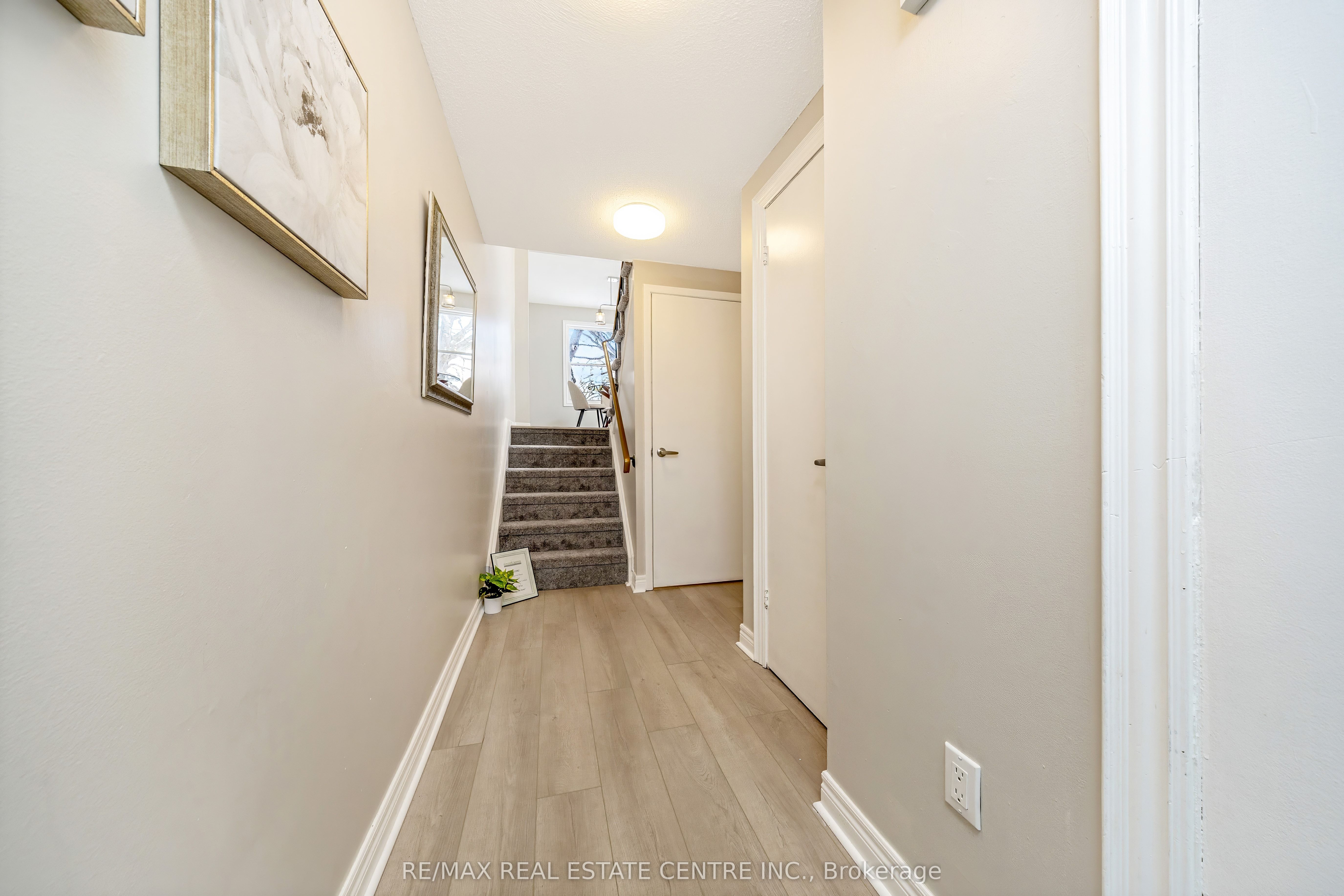 235 Bronte Street S 51